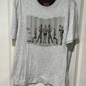 Robert Graham men’s t-shirt size large in grey